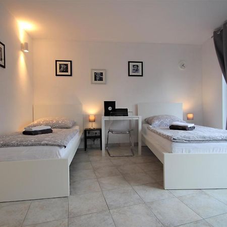 Andriss - Travel & Work - 5 Bedroom - Kitchen - Parking Kaiserslautern Bagian luar foto